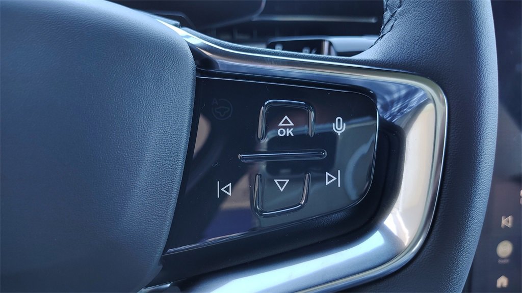 New 2025 Volvo EX90 Plus image 16