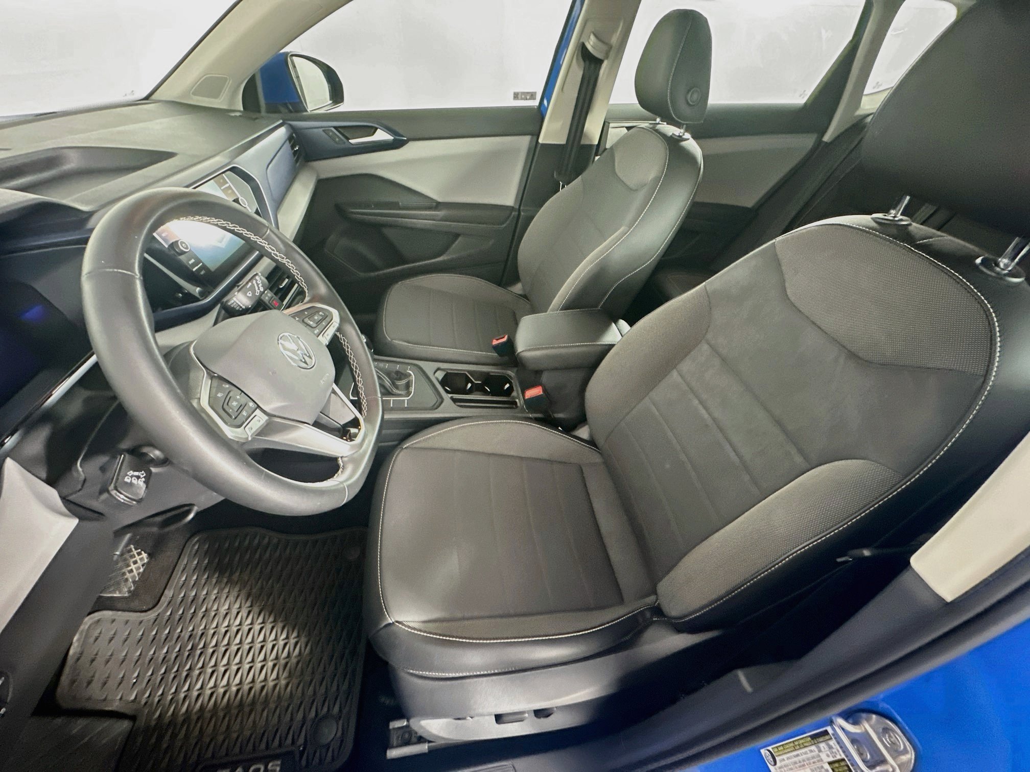 Used 2022 Volkswagen Taos SE FWD image 13