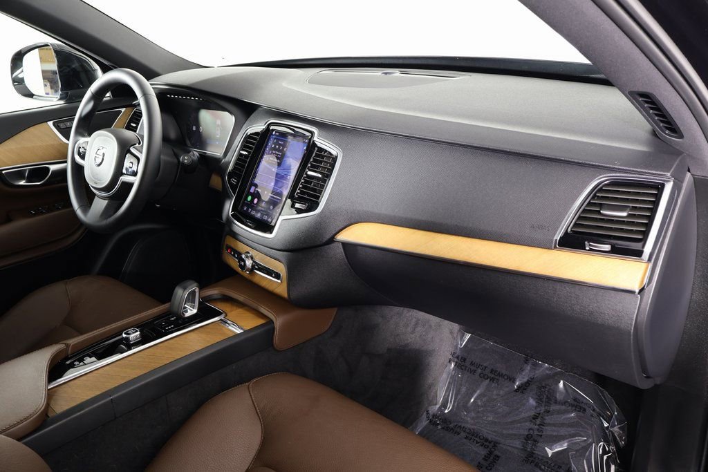 Used 2023 Volvo XC90 B5 Plus w/ Protection Package Premier AWD/4WD image 9