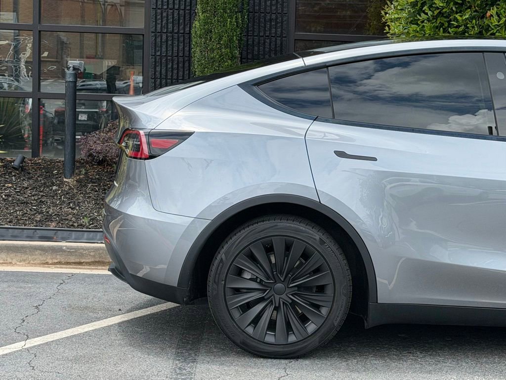 Used 2024 Tesla Model Y Long Range AWD/4WD image 22
