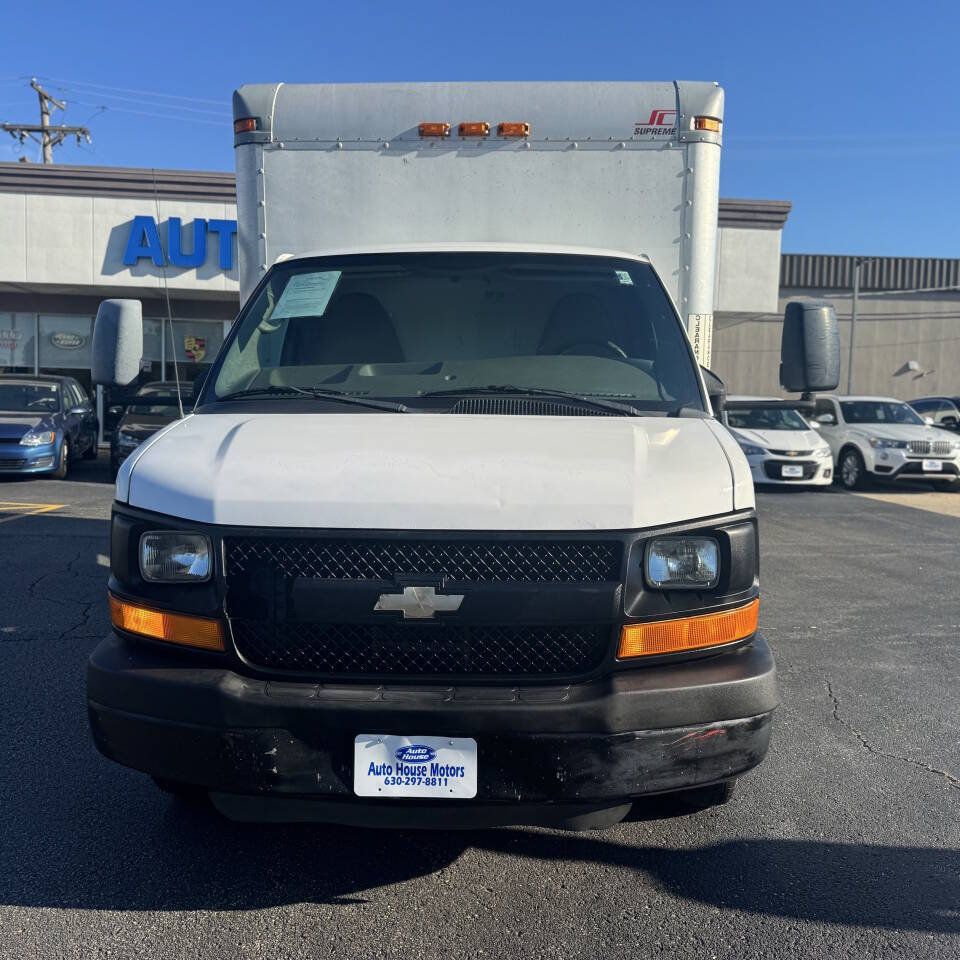 Used 2010 Chevrolet Express 3500 RWD image 3