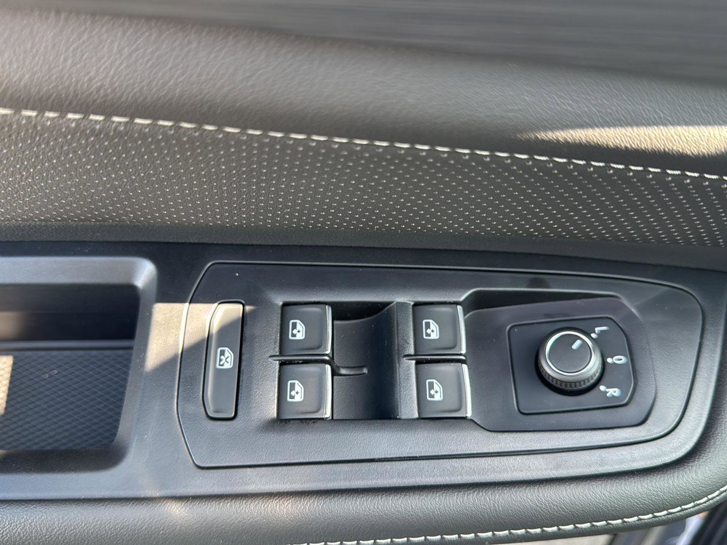 New 2026 Volkswagen Atlas Cross Sport SE image 21