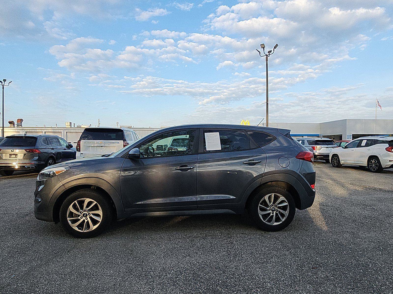 Used 2018 Hyundai Tucson SE image 2