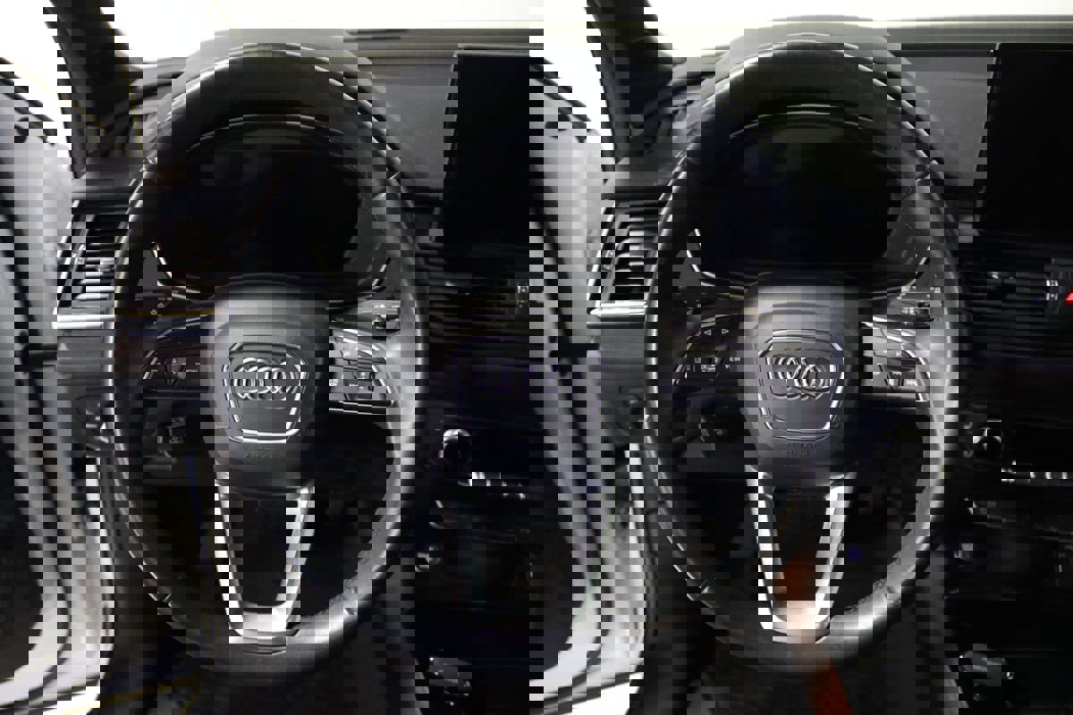 Used 2021 Audi Q5 e Prestige image 40