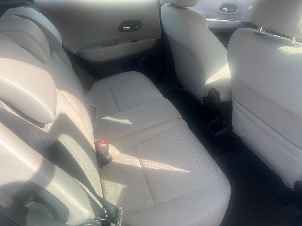 Used 2017 Honda HR-V LX image 24