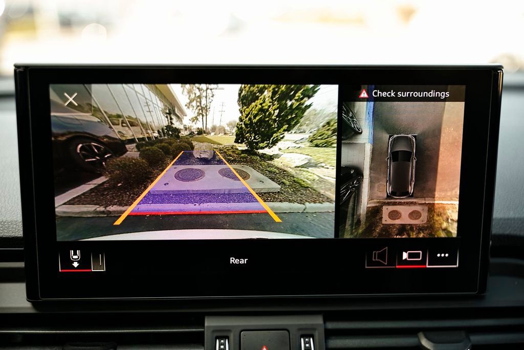 Used 2024 Audi SQ5 Premium Plus w/ Premium Plus Package image 36