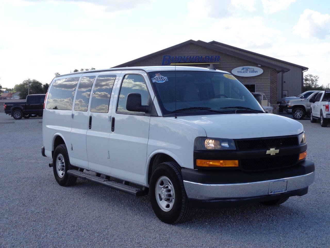 Used 2018 Chevrolet Express 3500 LS RWD image 8