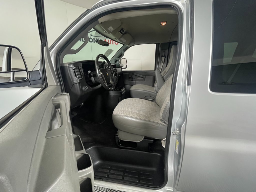 Used 2016 Chevrolet Express 2500 LS image 14
