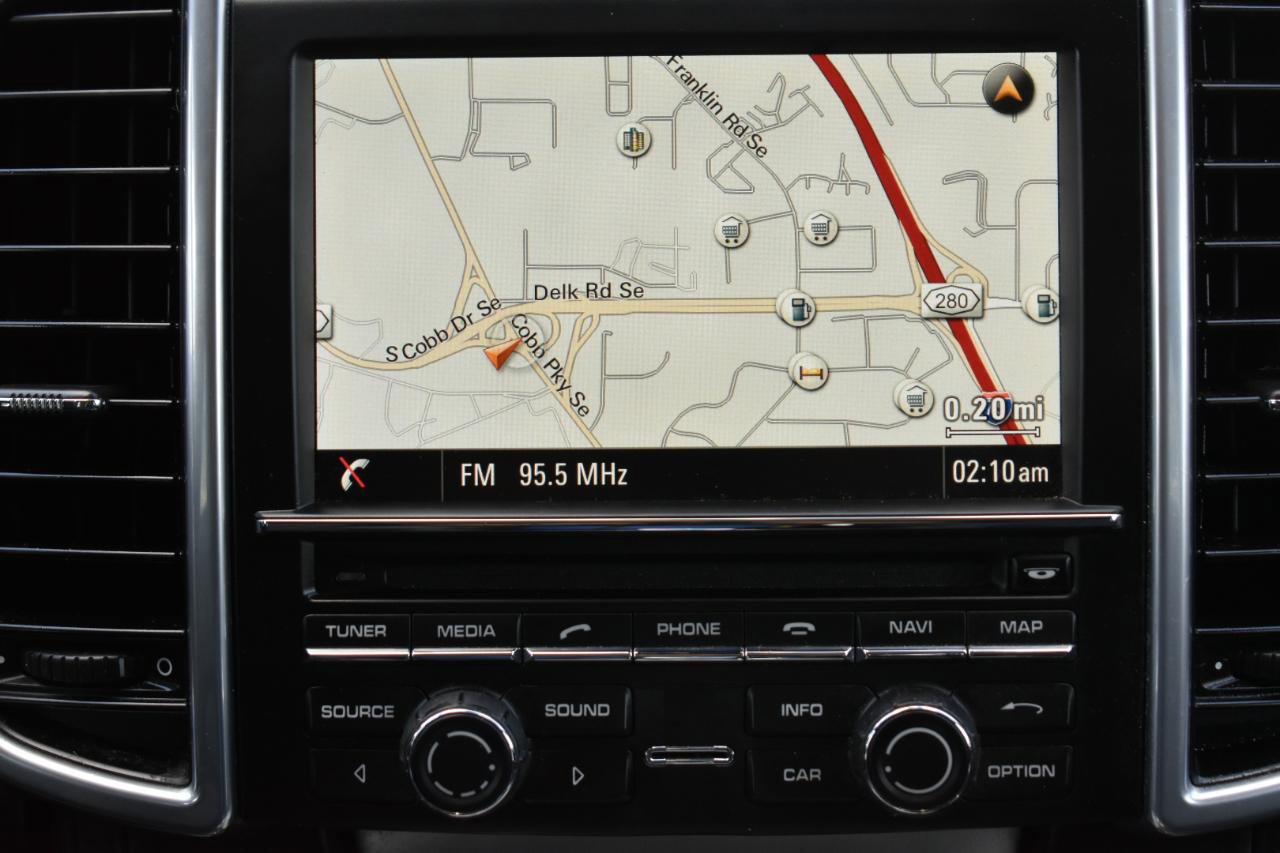 Used 2015 Porsche Cayenne Turbo AWD/4WD image 21