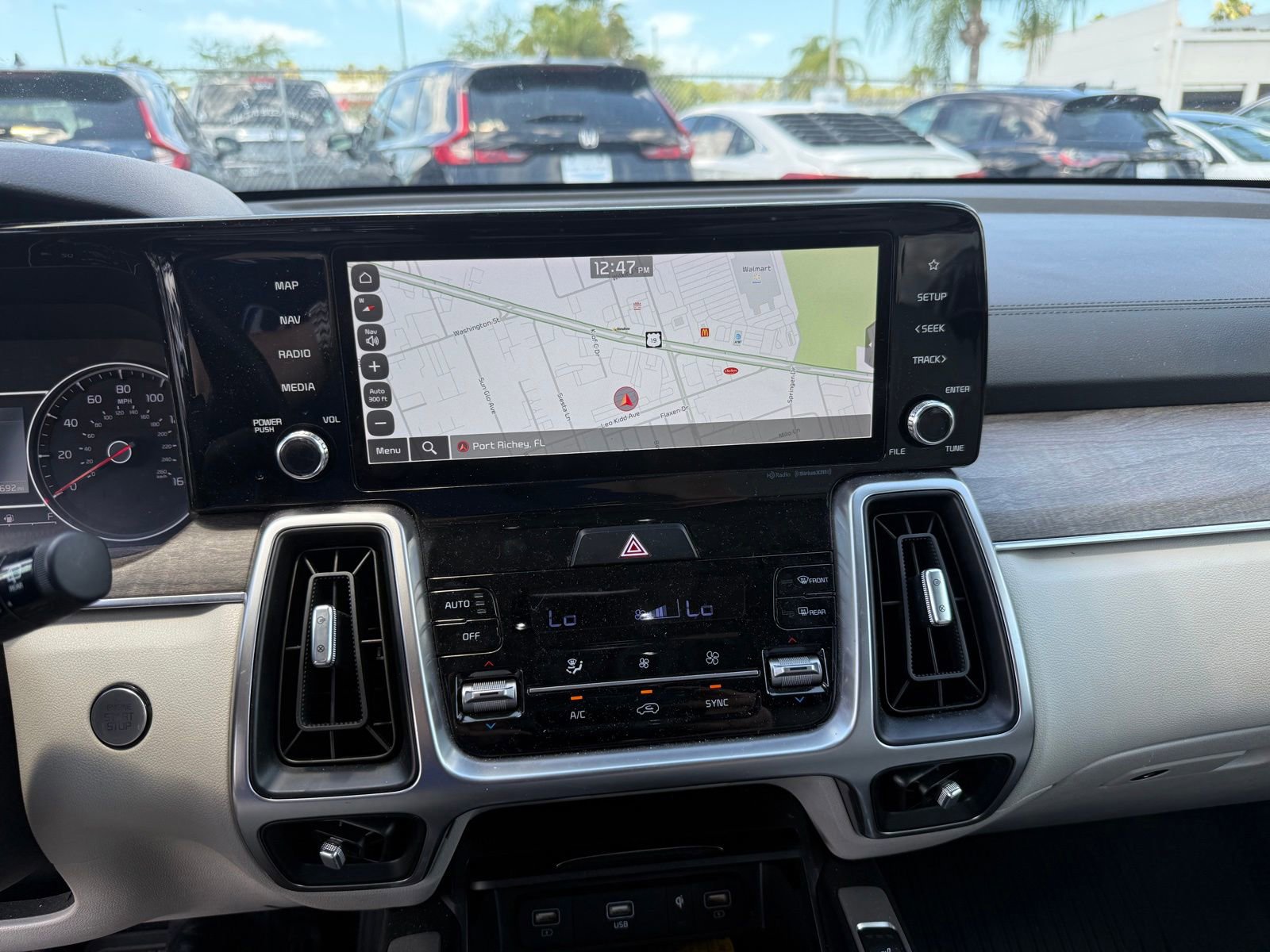 Used 2023 Kia Sorento EX w/ Panoramic Sunroof Package FWD image 14