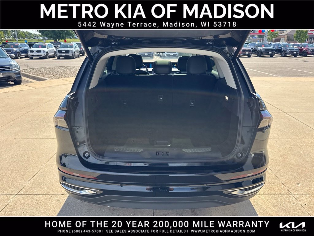 Used 2024 Lincoln Nautilus Premier w/ Equipment Group 102A AWD/4WD image 39