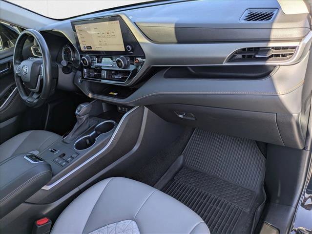 Used 2023 Toyota Highlander Bronze Edition image 22
