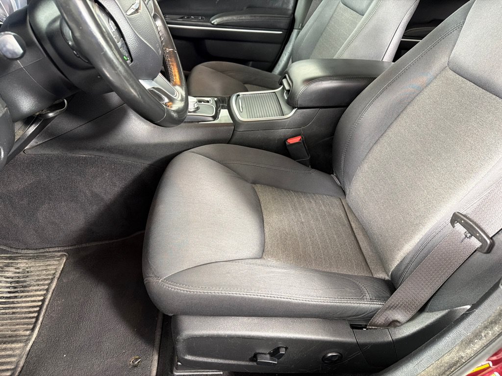Used 2019 Chrysler 300 Touring w/ Sport Appearance Package RWD image 12