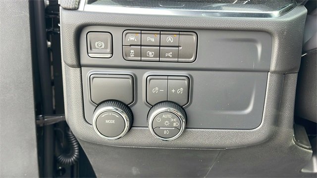 New 2026 Chevrolet Suburban RST image 26