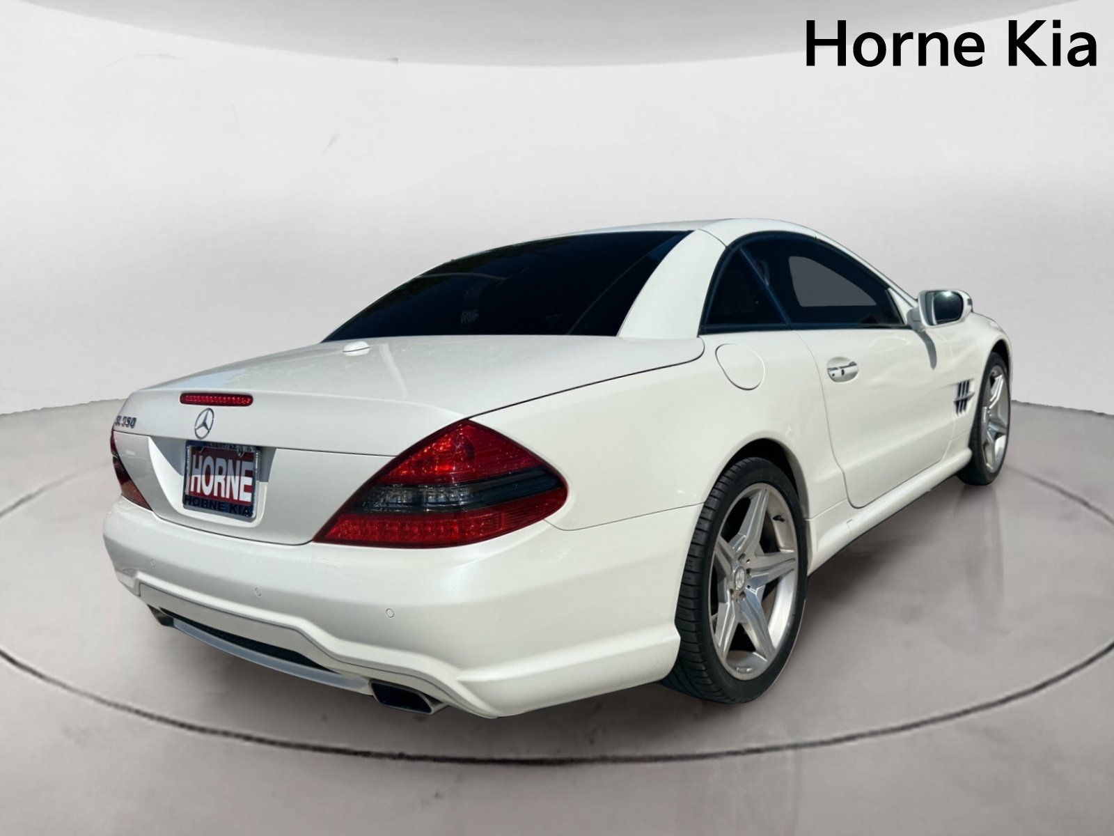 Used 2011 Mercedes-Benz SL 550 image 4