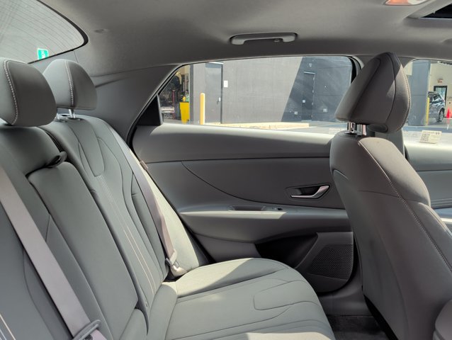 Used 2025 Hyundai Elantra SEL FWD image 25