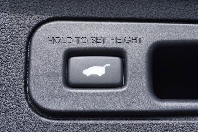 Used 2025 Honda Pilot TrailSport image 35