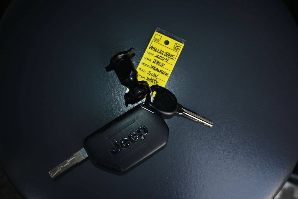 Used 2024 Jeep Wrangler Sport AWD/4WD image 24