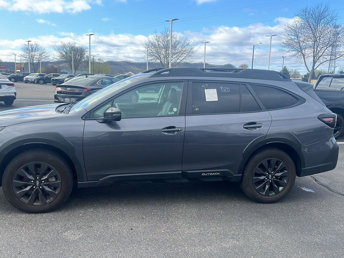 Used 2025 Subaru Outback Onyx Edition AWD/4WD image 11