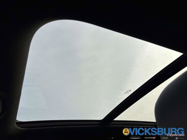 New 2025 Jeep Grand Cherokee Limited image 4