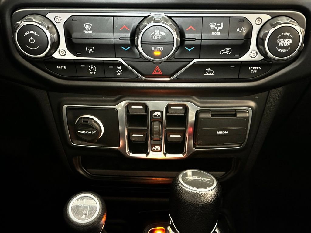 Certified 2022 Jeep Gladiator Willys image 18