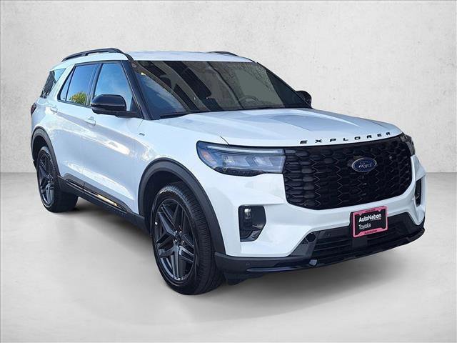 Used 2025 Ford Explorer ST-Line w/ ST-Line Street Pack video 3