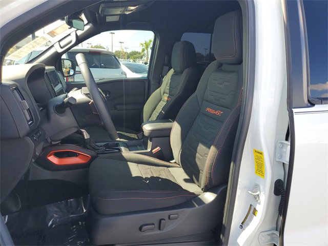 Used 2025 Nissan Frontier PRO-4X image 13