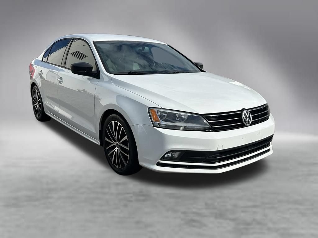 Used 2016 Volkswagen Jetta Sport FWD image 2