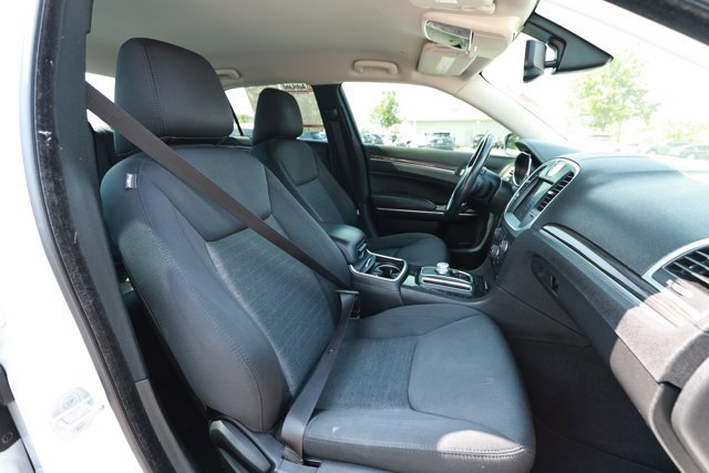 Used 2019 Chrysler 300 Touring w/ Sport Appearance Package RWD image 26