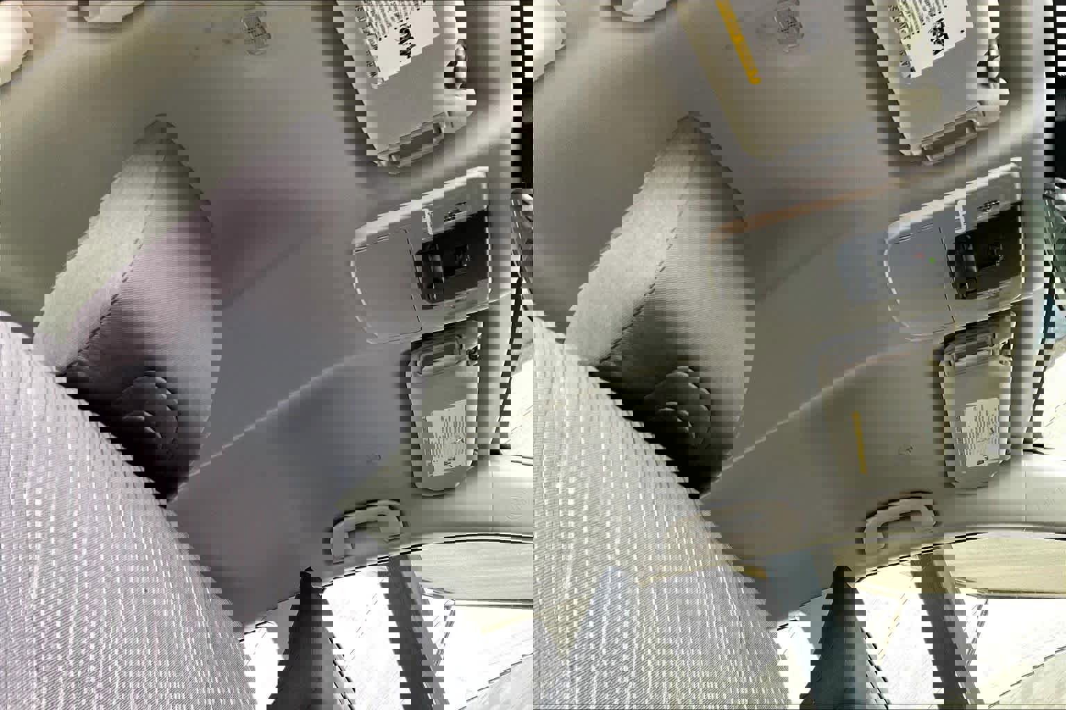 Used 2025 Toyota Camry SE image 13