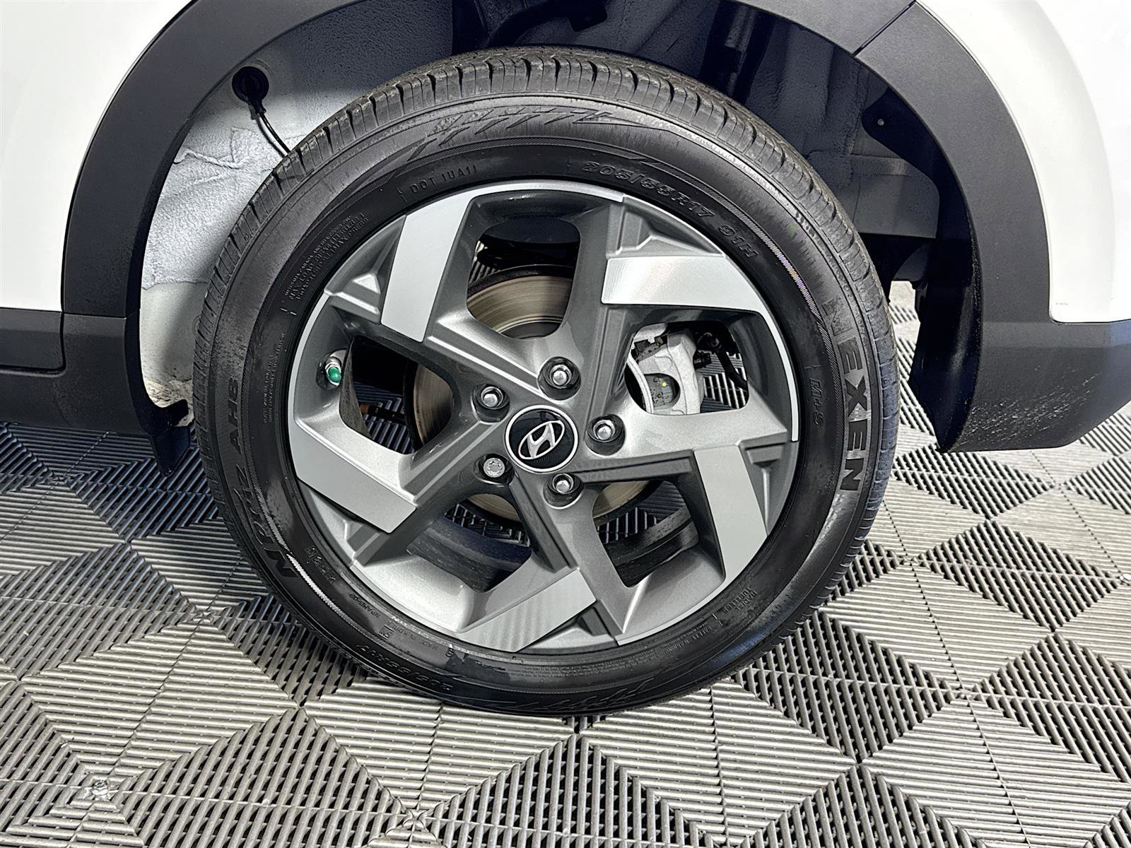 New 2025 Hyundai Venue SEL image 29