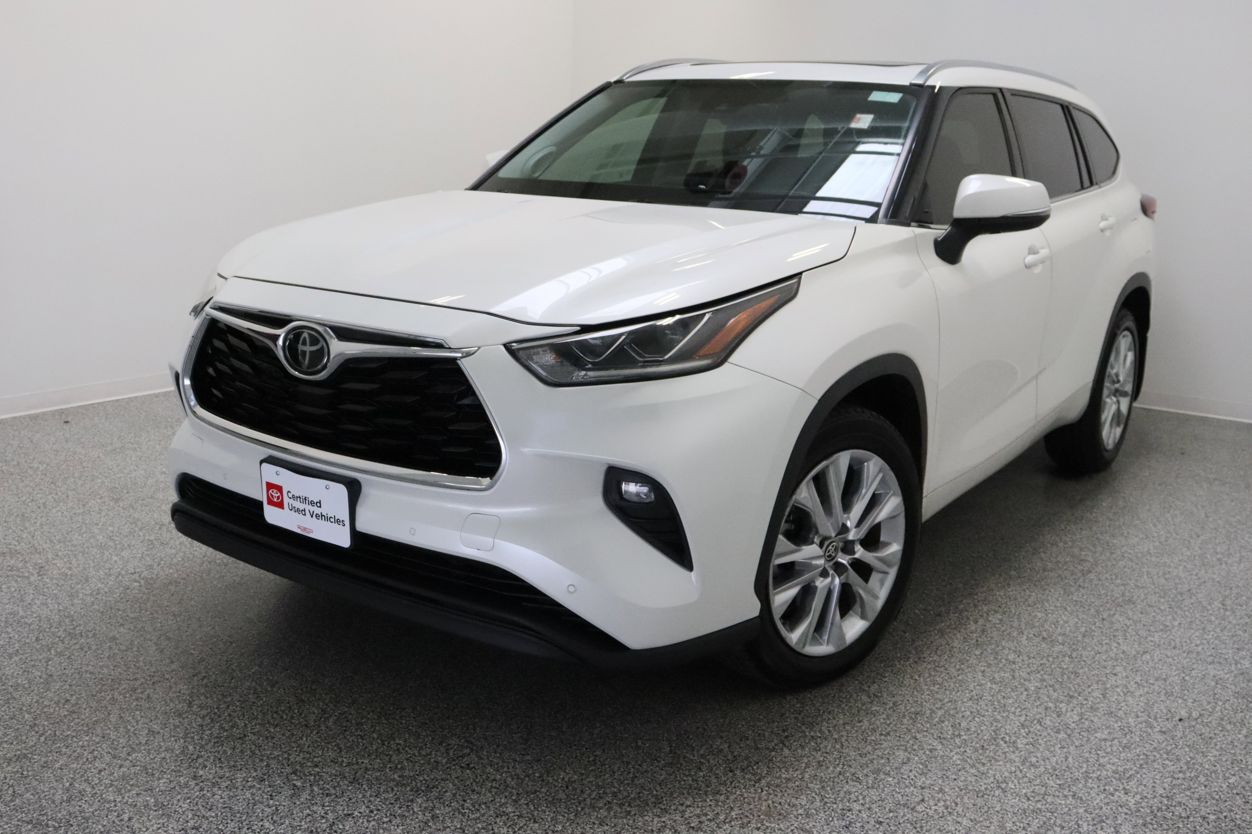 Certified 2020 Toyota Highlander Limited image 2