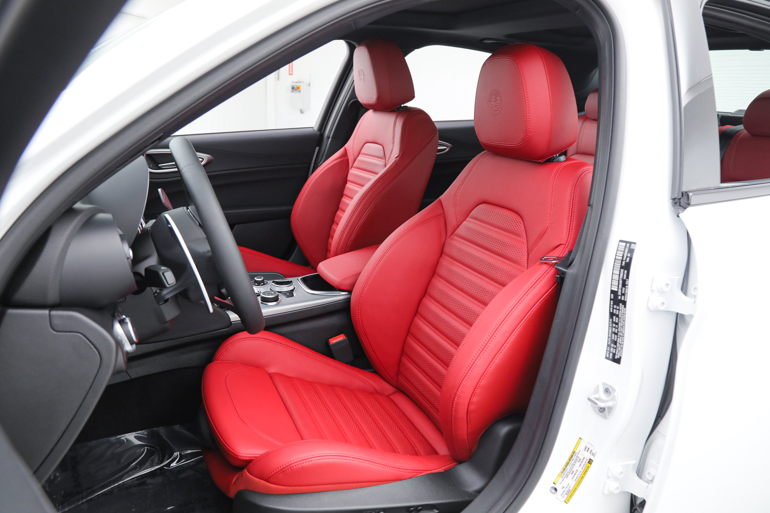 New 2026 Alfa Romeo Giulia w/ Driving Assist Package RWD image 17