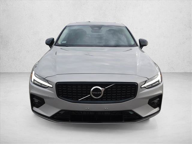 Used 2025 Volvo S60 B5 Core FWD image 4