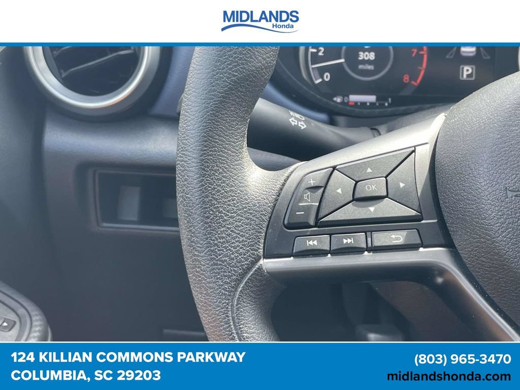 Used 2025 Nissan Versa SV FWD image 21