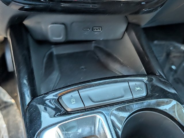 Certified 2024 Chevrolet Trax ACTIV w/ Sunroof Package FWD image 9