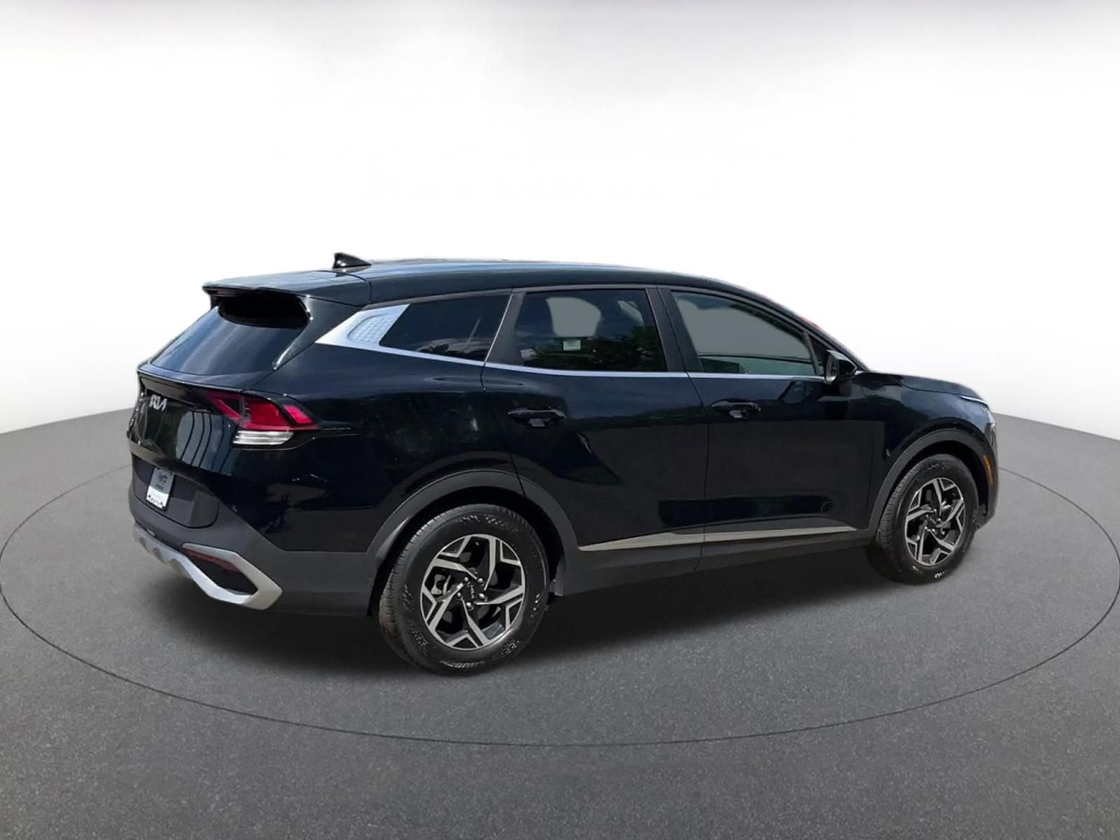 Used 2025 Kia Sportage LX FWD image 15