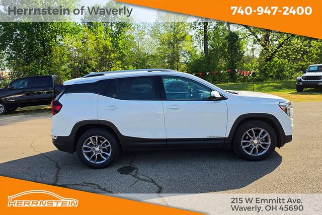 Used 2023 GMC Terrain SLT FWD image 29