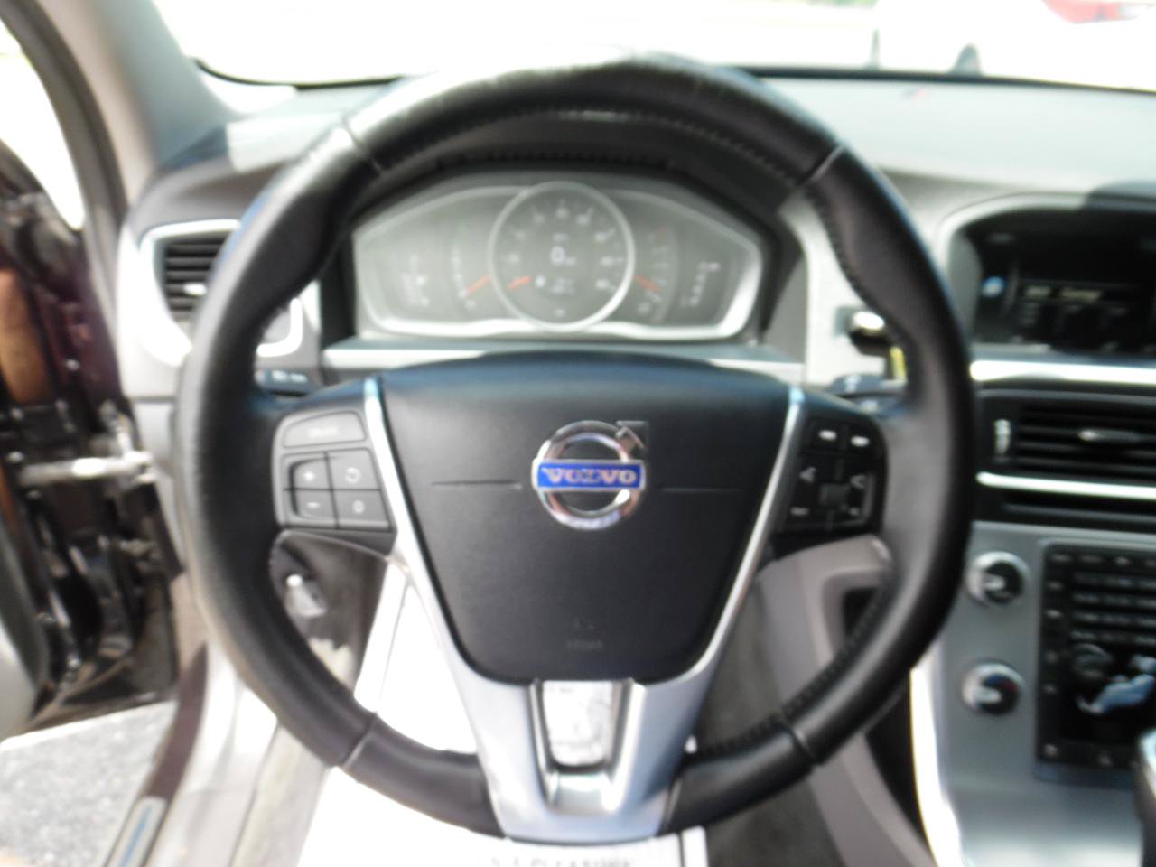 Used 2017 Volvo S60 T5 Dynamic FWD image 13