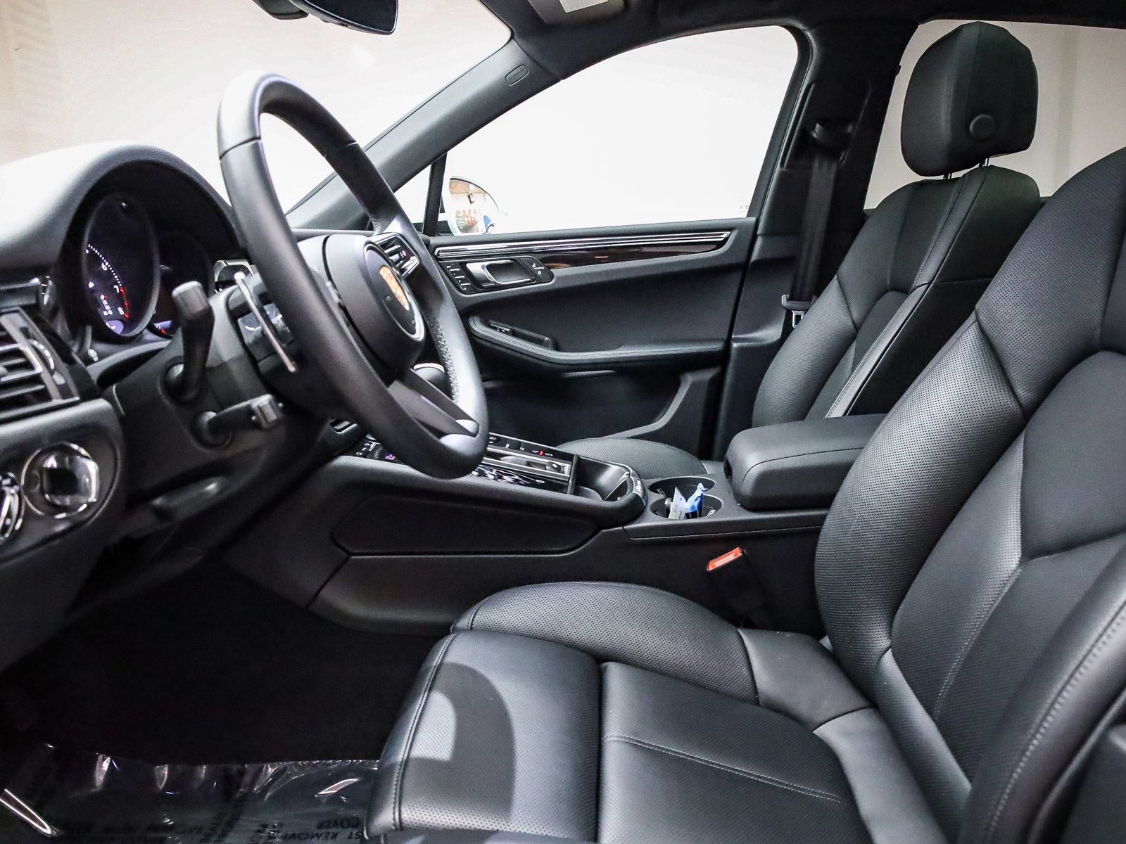 Certified 2026 Porsche Macan AWD/4WD image 19