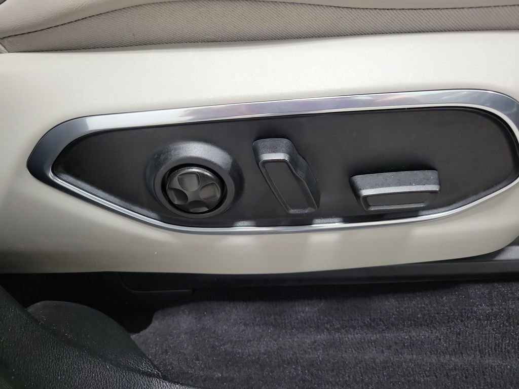 Used 2023 Jeep Wagoneer L Series II w/ Convenience Group I AWD/4WD image 25