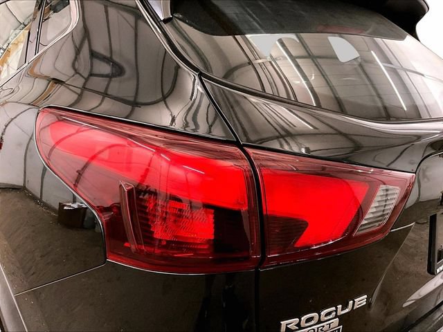 Used 2019 Nissan Rogue Sport S AWD/4WD image 28