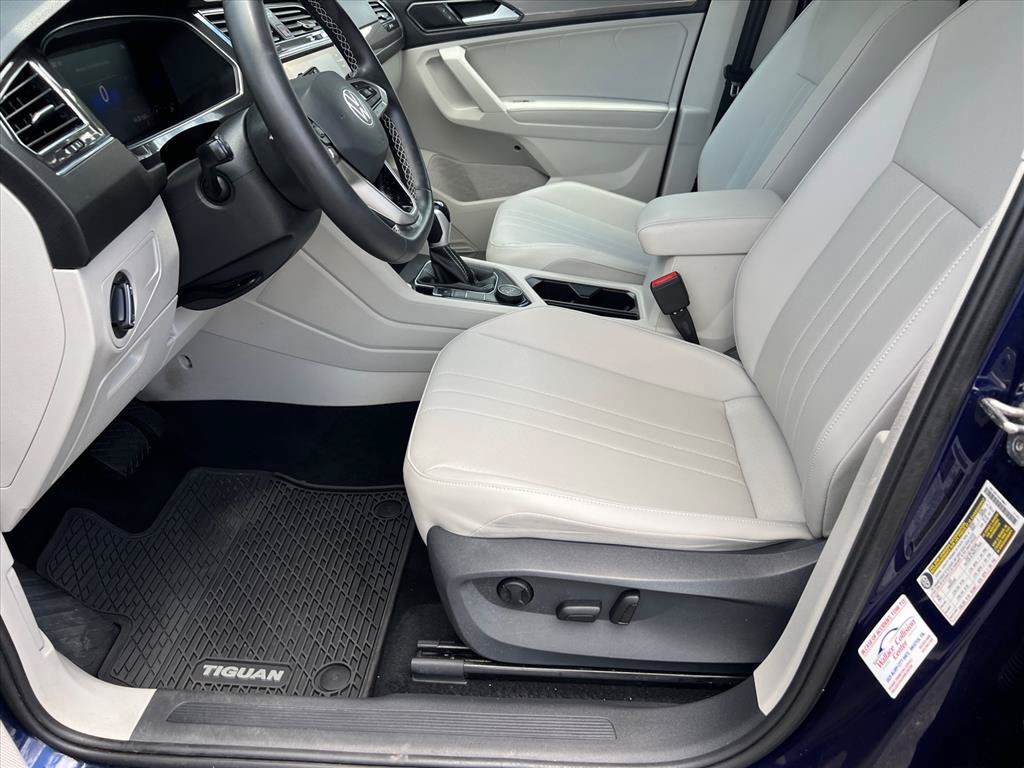 Used 2022 Volkswagen Tiguan SE AWD/4WD image 9