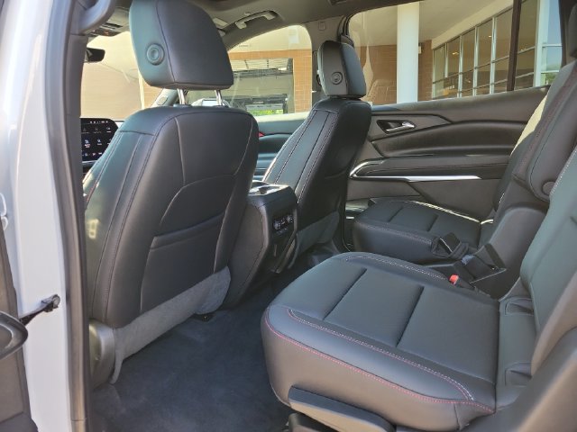 Used 2025 Chevrolet Traverse Z71 w/ Enhanced Driving Package AWD/4WD image 11