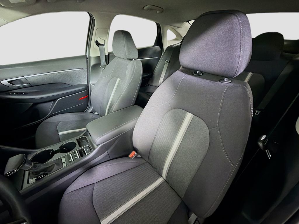 Used 2025 Hyundai Sonata SE FWD image 13