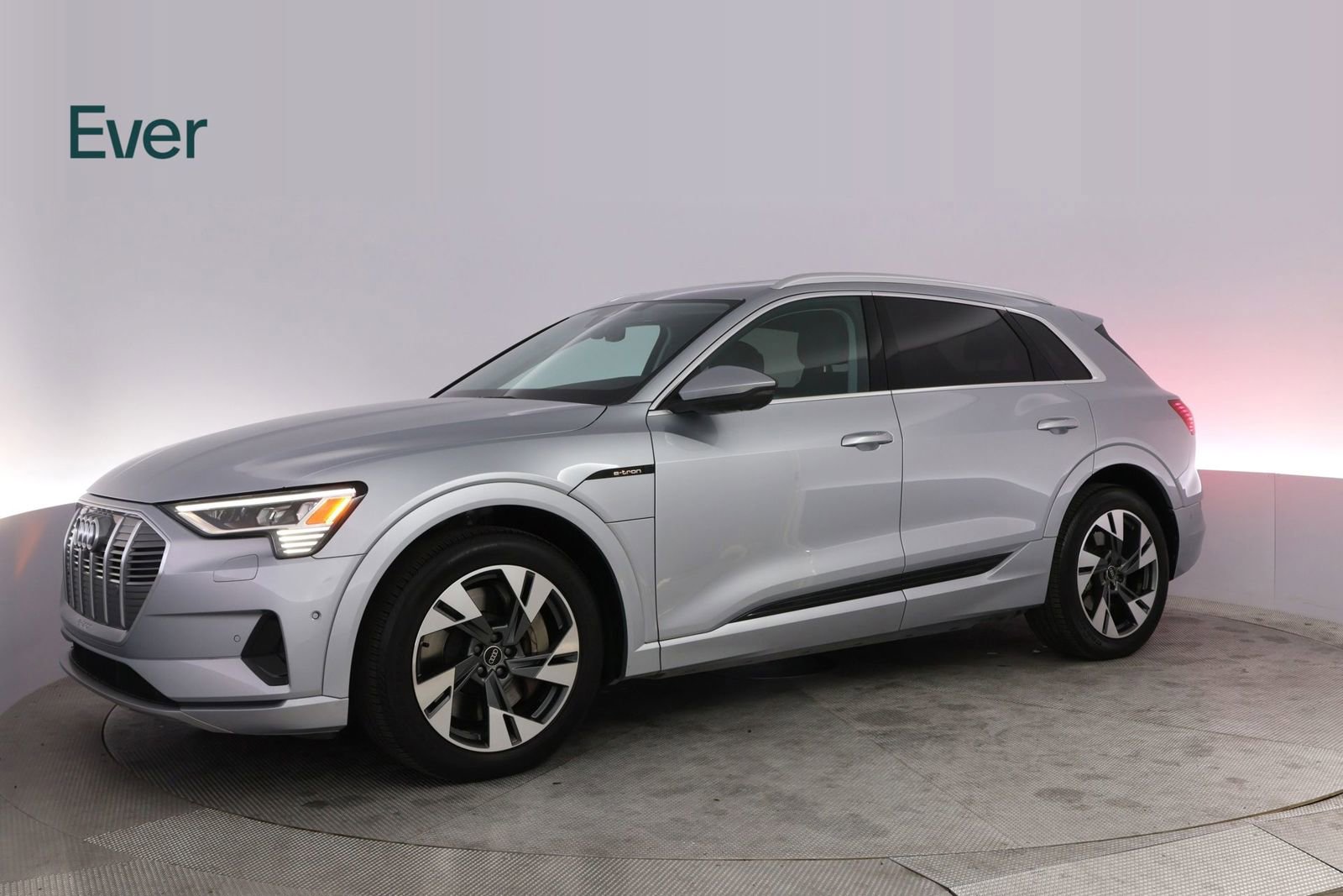 Used 2023 Audi e-tron Premium Plus w/ Premium Plus Package AWD/4WD image 18