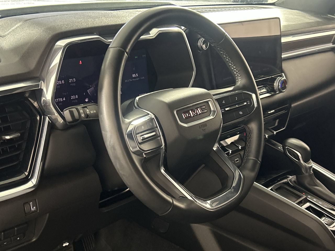 Used 2024 GMC Canyon Elevation w/ Convenience Package RWD image 13