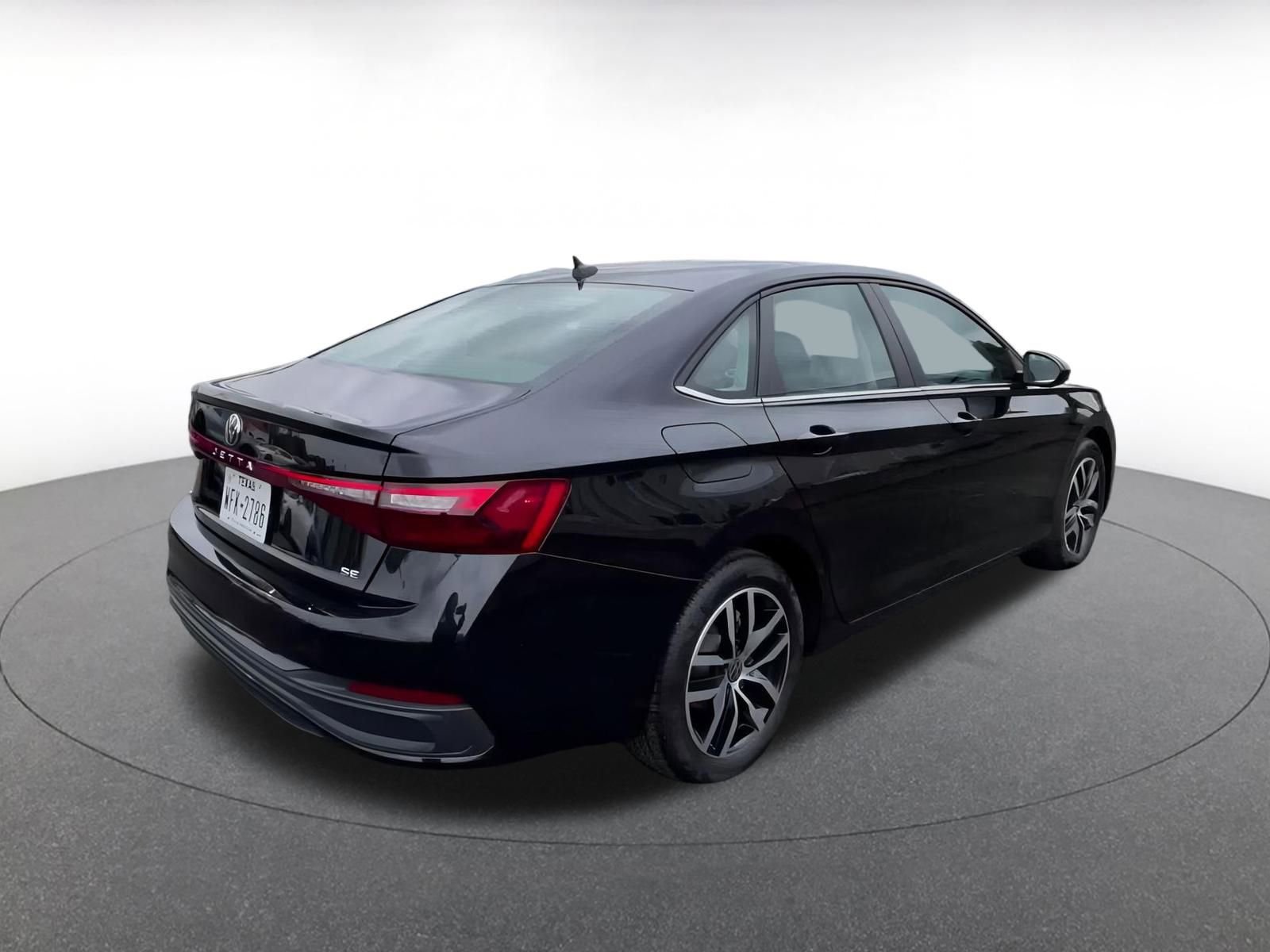 Used 2025 Volkswagen Jetta SE image 15