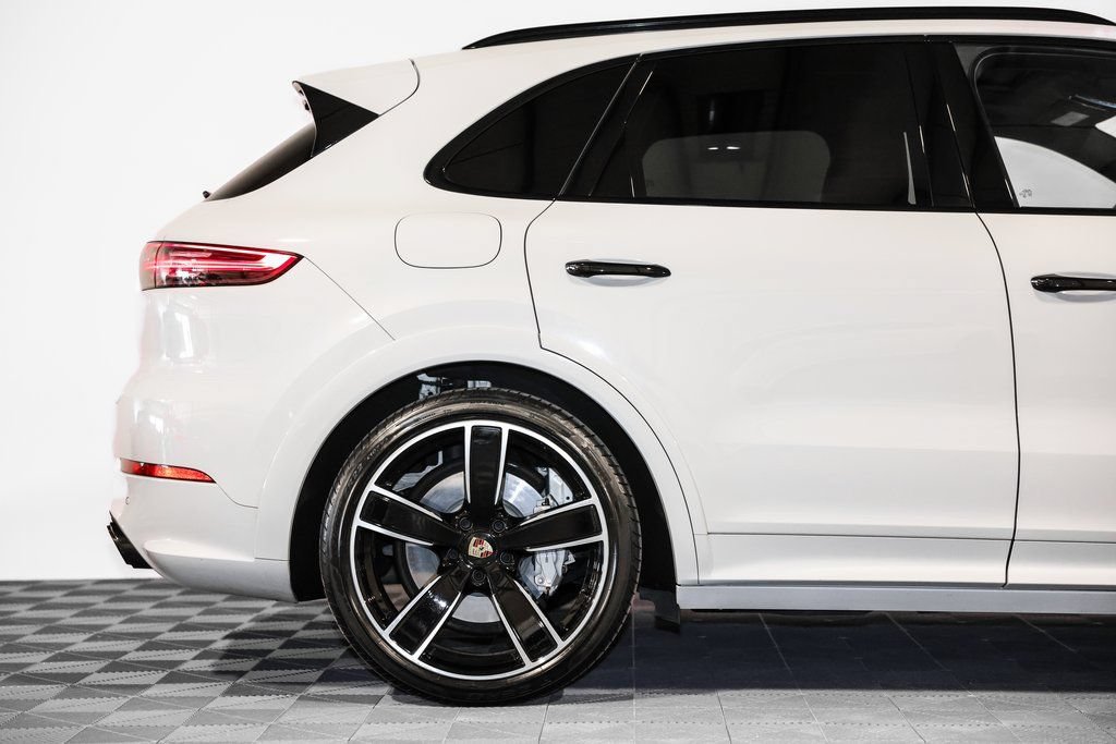 Used 2019 Porsche Cayenne Turbo AWD/4WD image 3