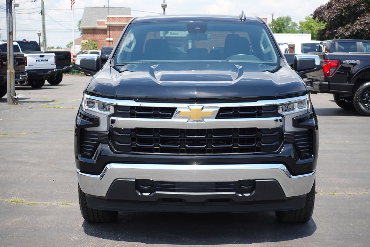 Used 2024 Chevrolet Silverado 1500 LT AWD/4WD image 5